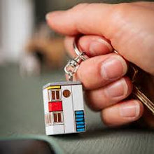 Load image into Gallery viewer, Keyring De Stijl Villa
